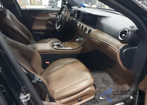 2018 Mercedes-Benz E 300 4Matic из США, поврежденный, VIN WDDZF4KB4JA377217